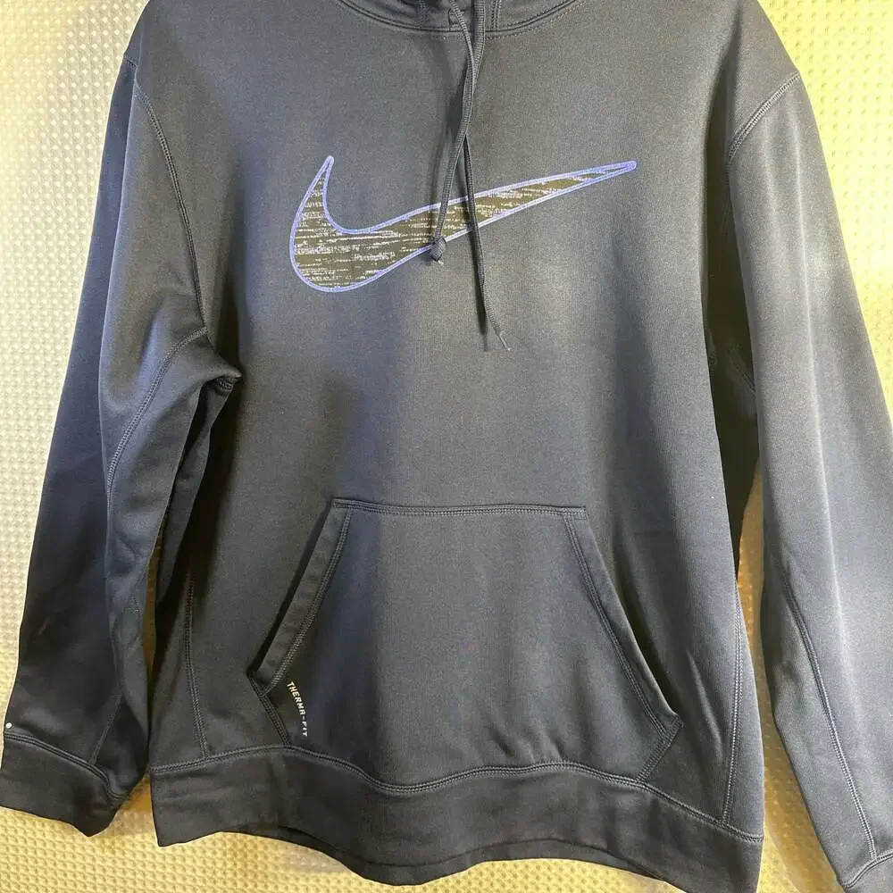 Nike Men's Therma-Fit Blue Pullover Hoodie with Center Swoosh Logo